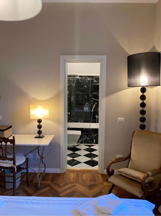 Charming Apt In San Frediano Apartment Florence Ngoại thất bức ảnh